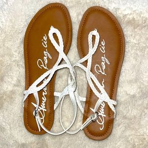 American Rag white sandals SZ 10M 👡 ✨